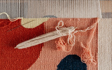 What are the characteristics of woven fabrics(2)