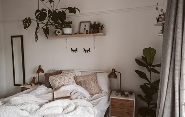 Are silk pillowcases really good for your skin and hair?(2)